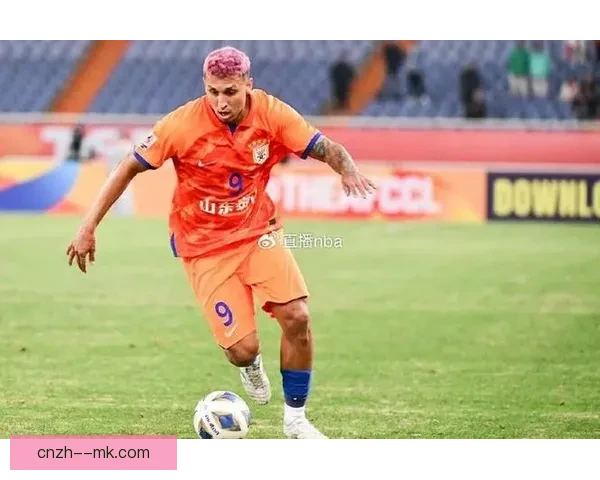 克雷桑在亚冠赛场屡次挺身而出助球队逆袭再现英雄本色